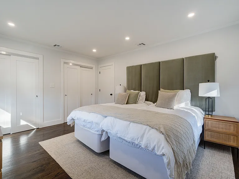 349 Hollywood Ave — Photo 8
