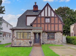 54 Surrey Ln, Hempstead, NY 11550