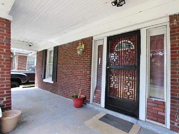 3rd image of 3266 Spottswood Ave
