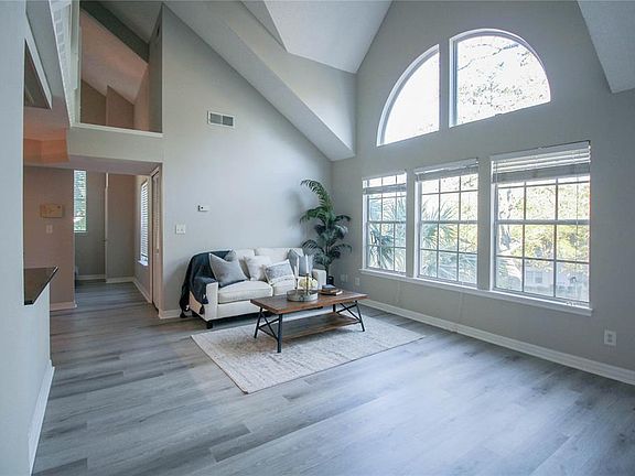 5th image of 3301 Haviland Ct APT 304