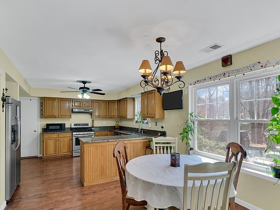 5th image of 565 Buttonwood Dr