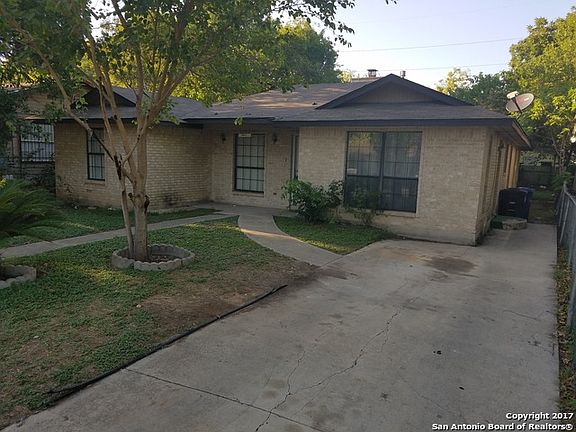 2nd image of 3813 Morales St