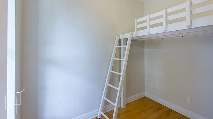 Rented by Garfield Realty  | media 38