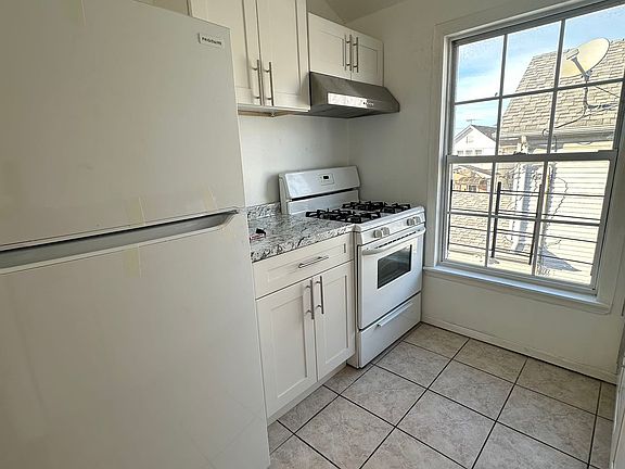 4th image of 149-29 Tahoe St Floor 2