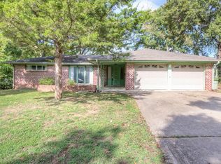 905 Sandstone Dr, Bartlesville, OK 74006