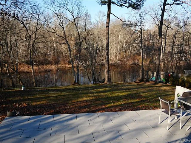 371 S River Rd — Photo 4