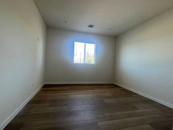 3rd image of 8002 Wisner Ave