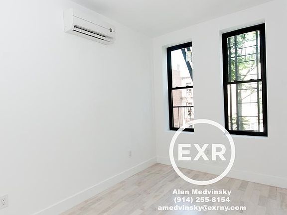 5th image of 319 Menahan St #2RHONDA