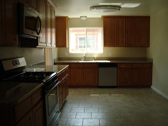 2nd image of 1355 James St