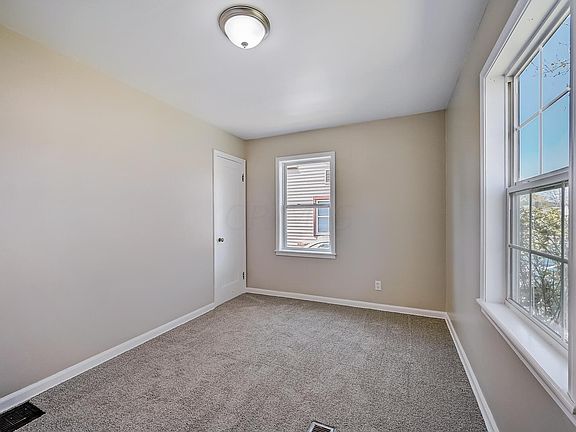 5th image of 1235 Carolyn Ave