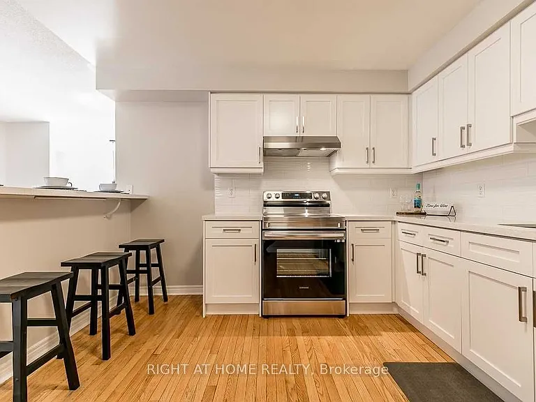 6 Peter St — Photo 15