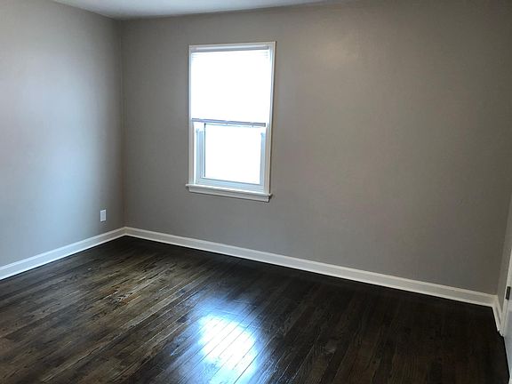 2nd image of 710 S Leonard St
