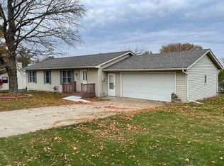 217 S Vine Ave, Lacona, IA 50139