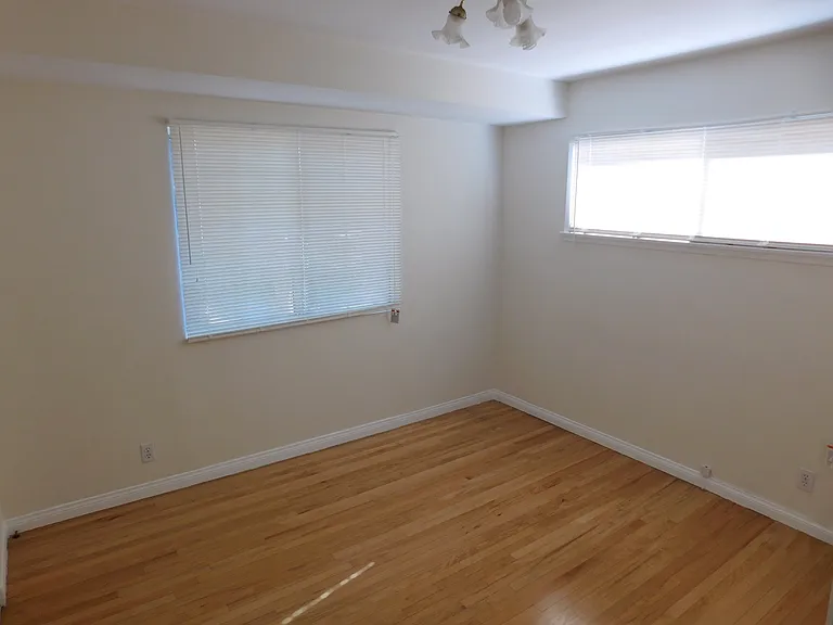 11009 Danube Ave — Photo 10