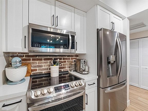 3rd image of 7290 SW 90th St APT 202