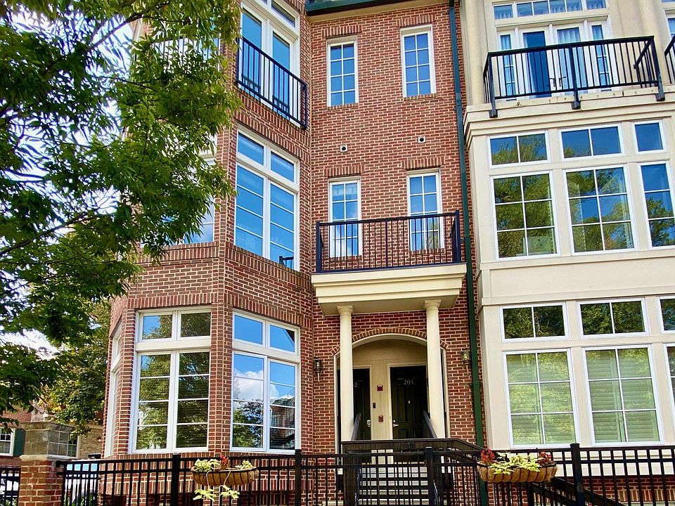 Live in one of Washington, DC_s most desired locations. Enjoy life in this spacious 2 Bedroom, 2.5 bath, 1800 square feet, 2-story, premier corner unit with expansive floor-to-ceiling windows, large balcony, and parking garage.