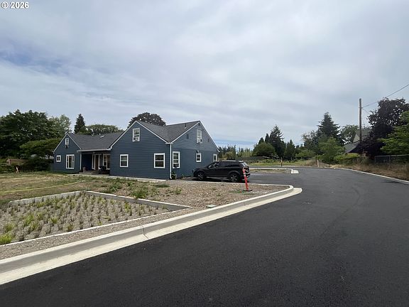 2nd image of 1022 Horn Ln