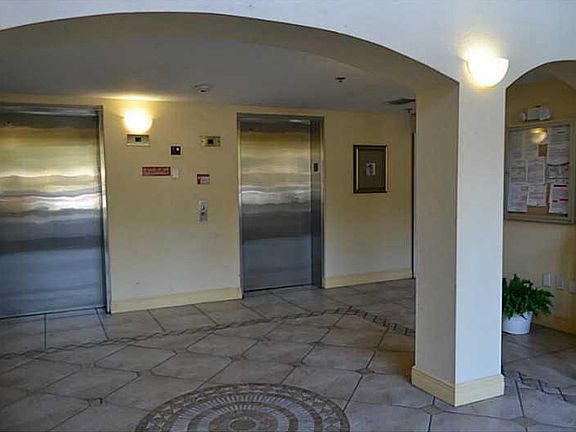 4th image of 9340 Fontainebleau Blvd #W304
