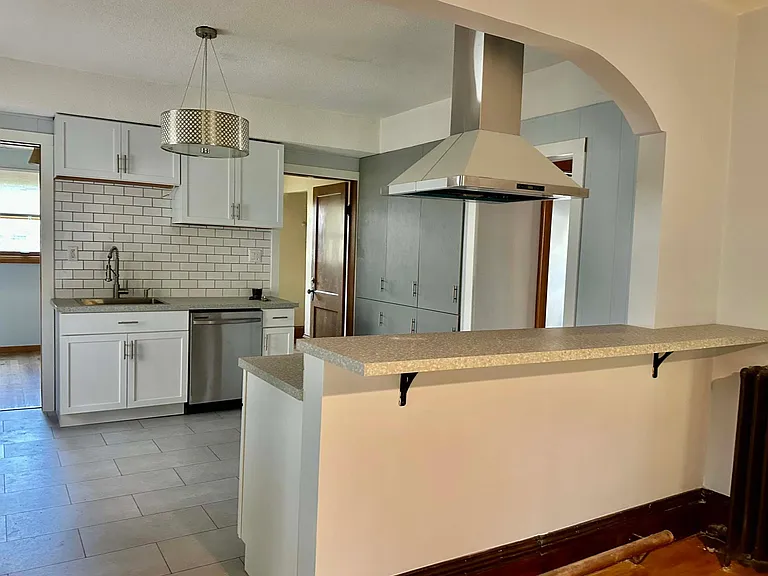 3036 James Ave S — Photo 2