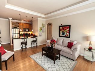 2768 McKnight Crossing Ct, Saint Louis, MO 63124
