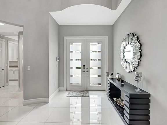 3rd image of 9120 Moriset Ct