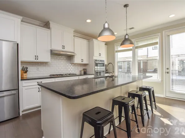 612 Tudor Park Way, Charlotte, NC 28211