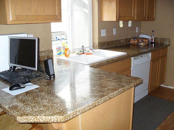 3rd image of 14904 93rd Ave E