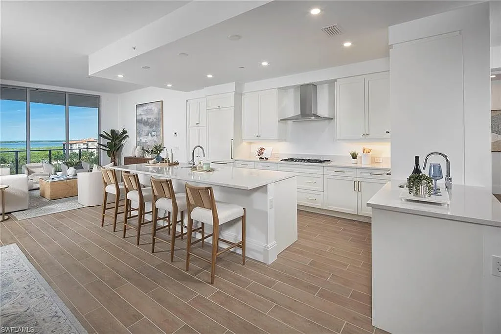 3 bed, 3.5 bath, 3075 sqft, $9,800 — Photo 3