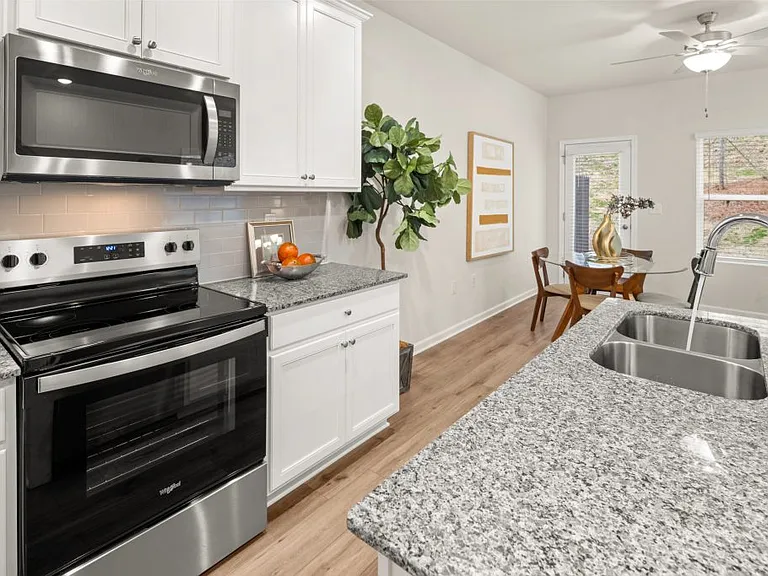 4270 Notting Hill Dr SW — Photo 13
