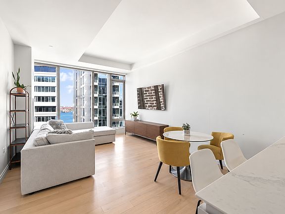 4th image of 133 Seaport Blvd #1912