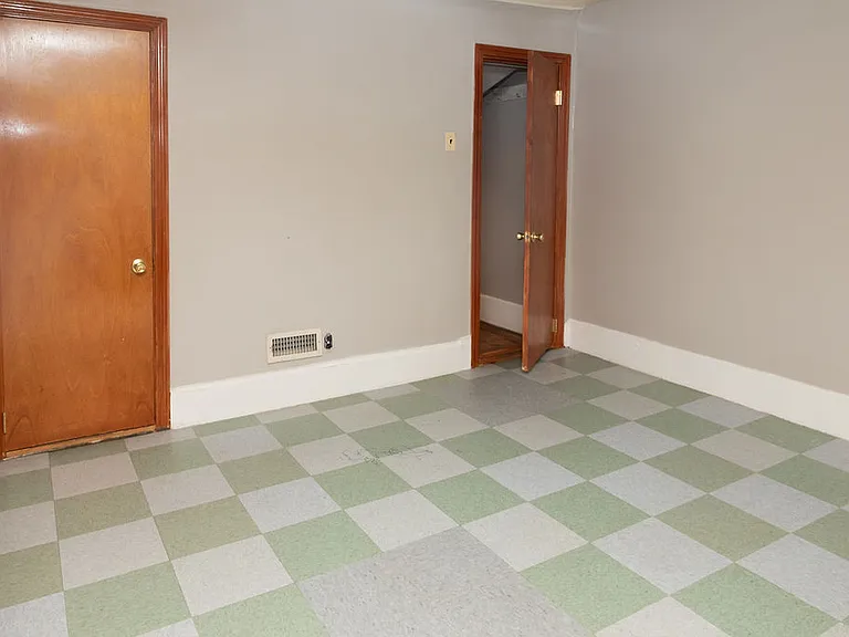10-12 Payson Ave #2 — Photo 25