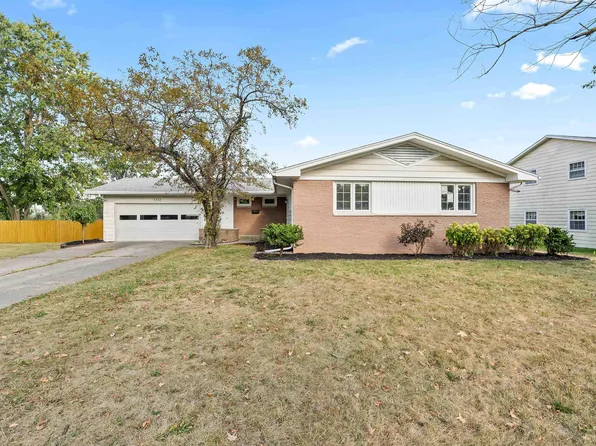 5532 Riviera Dr, Fort Wayne, IN 46825