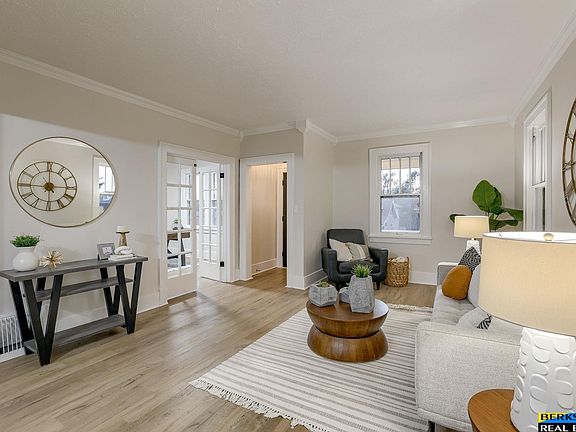 4th image of 3211 S 32nd Ave