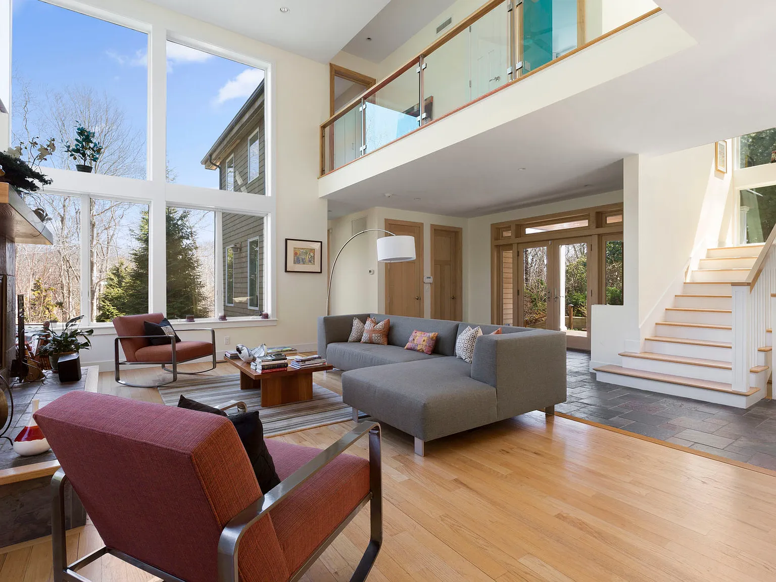 Light and Bright, Modern Montauk — Photo 2