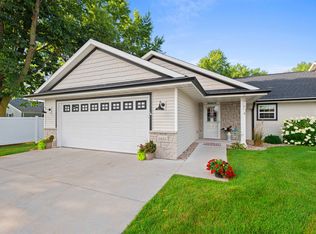 1855 Southbridge Rd, De Pere, WI 54115