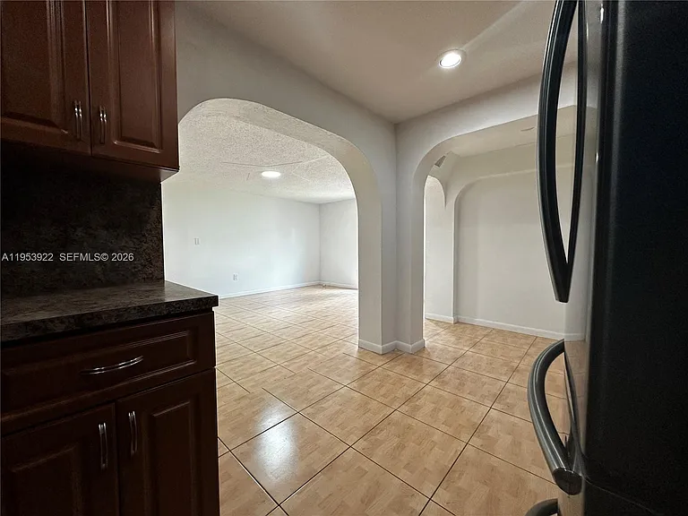 350 W 34th St — Photo 7