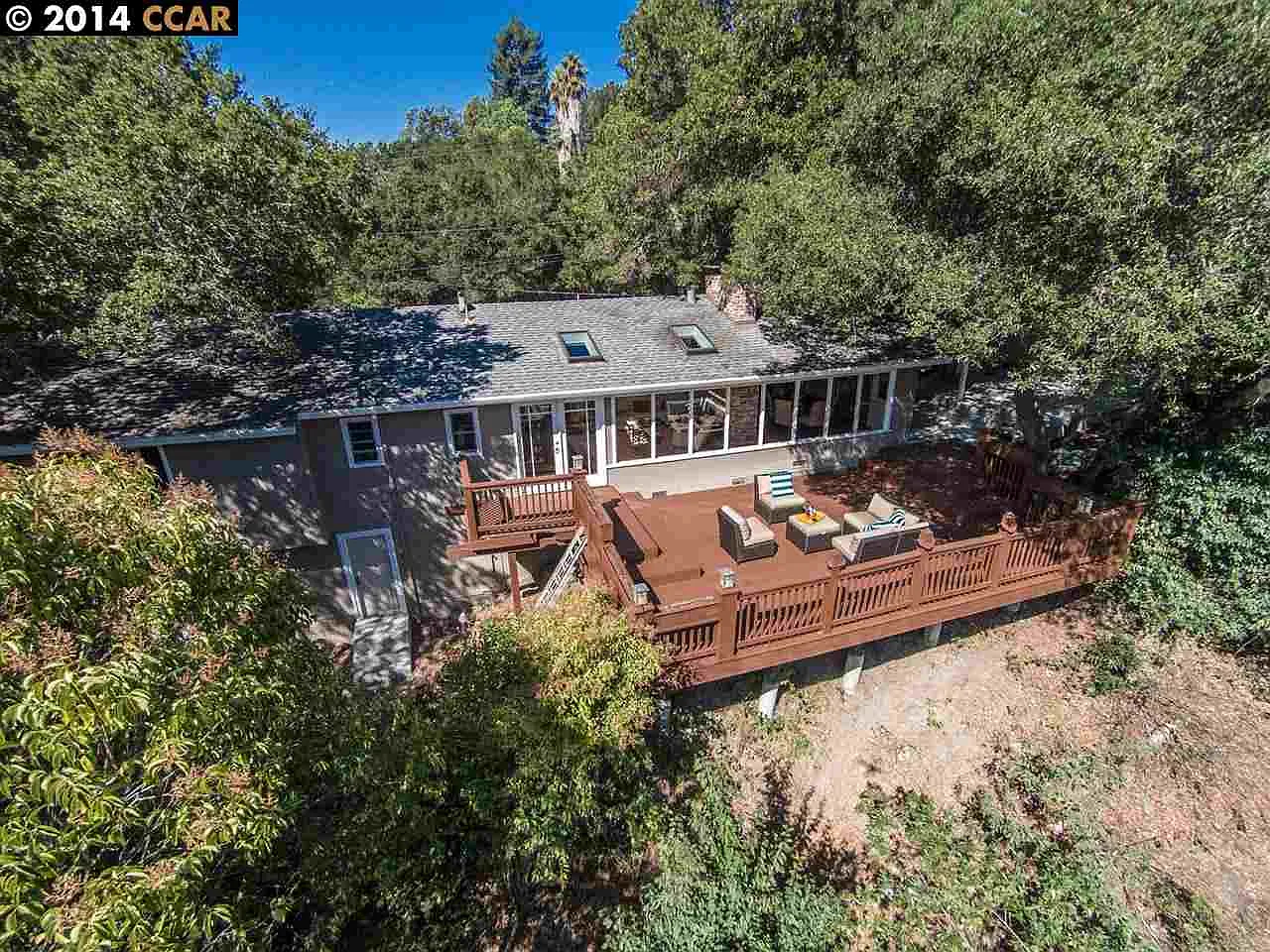 10 Saint Stephens Dr photo 1