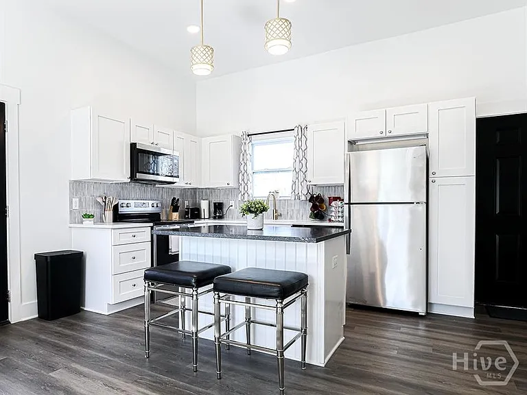 637 E Anderson St — Photo 15