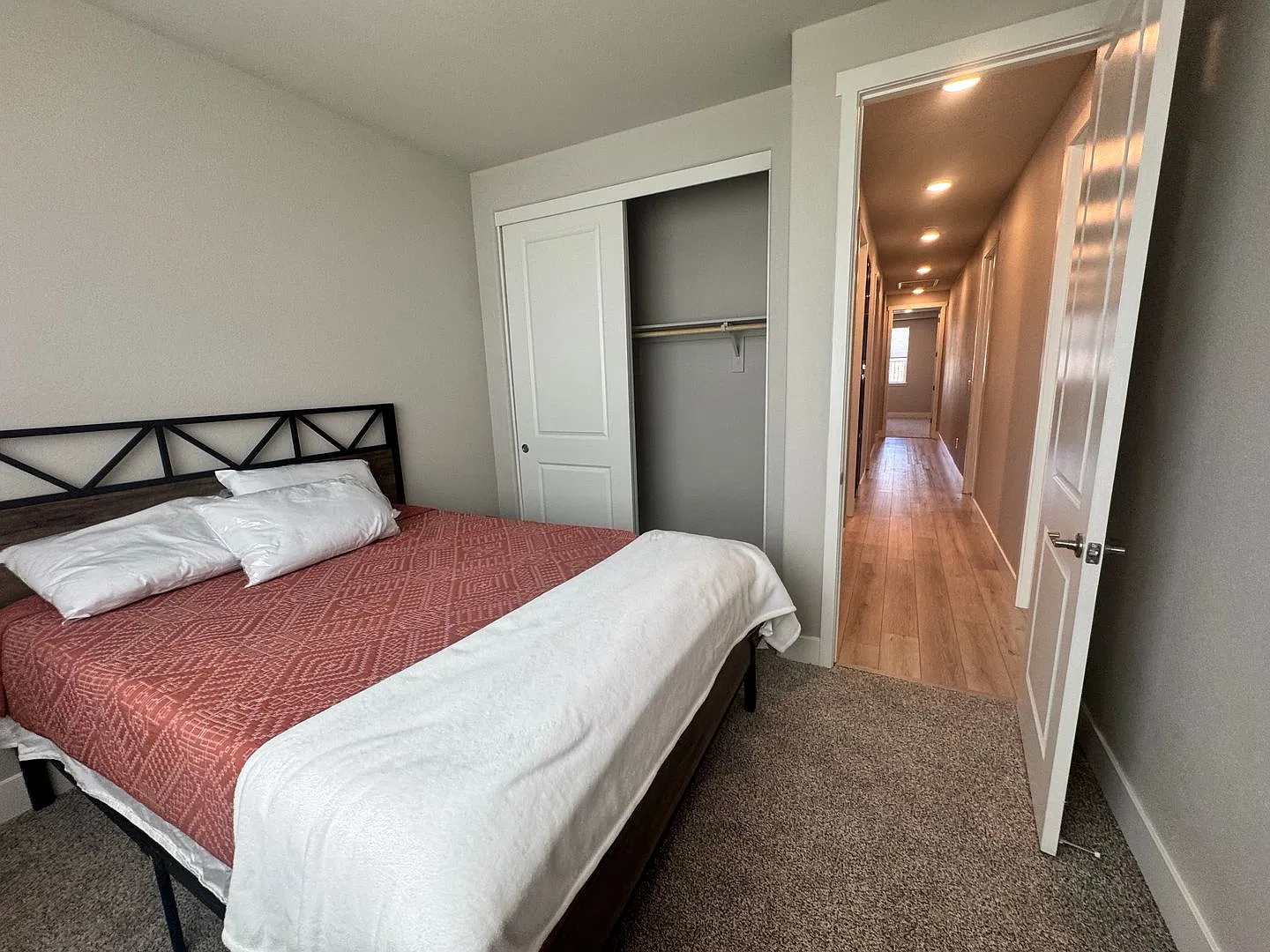 Fully Furnished - Single Story 4 Bedroom / 3 Bath Home — Photo 2