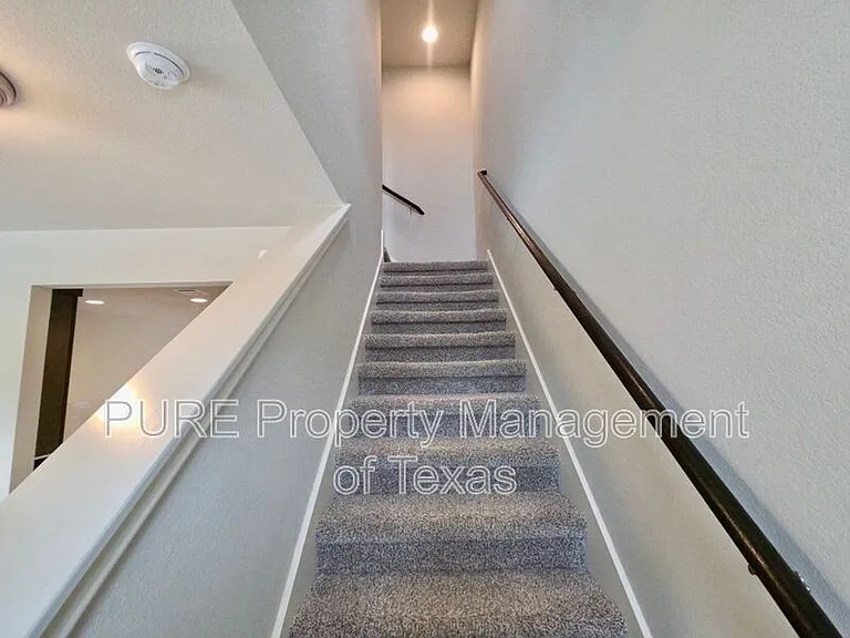 1721 Fountain Bridge Dr — Photo 11