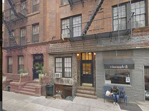 4th image of 12 Pineapple St #B1
