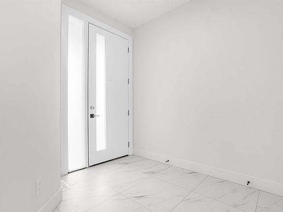 3rd image of 4004 40th St