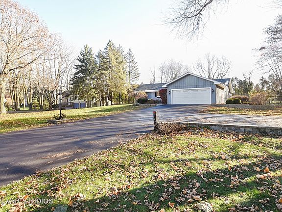 3rd image of 25417 W Tamarack Dr