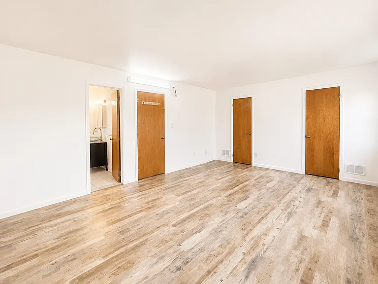 169 W 51st St #2 — Photo 7