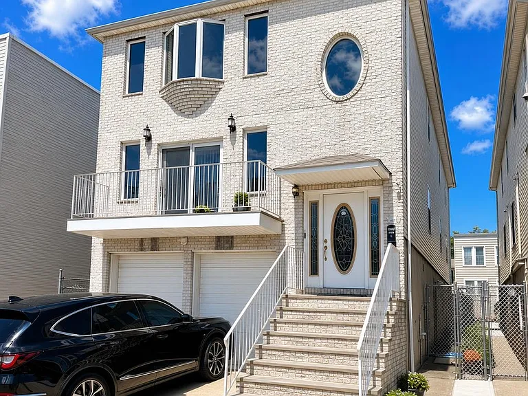 150 Clendenny Ave #2 — Photo 11