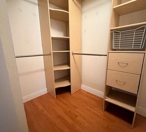 Master bedroom Closet