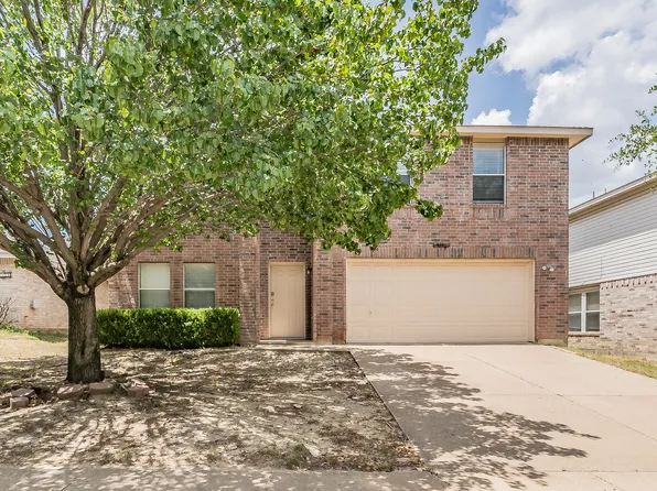 5348 Royal Birkdale Dr, Fort Worth, TX 76135