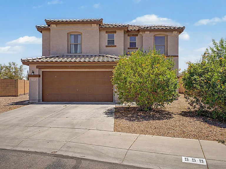 559 W Viola St — Photo 1