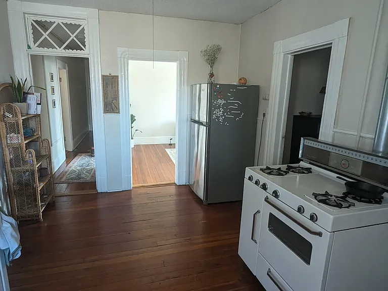 32 Bridge St #7 — Photo 4