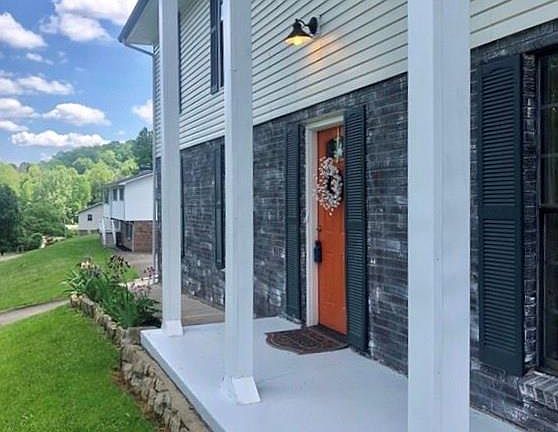 2nd image of 7020 Valley Brook Dr